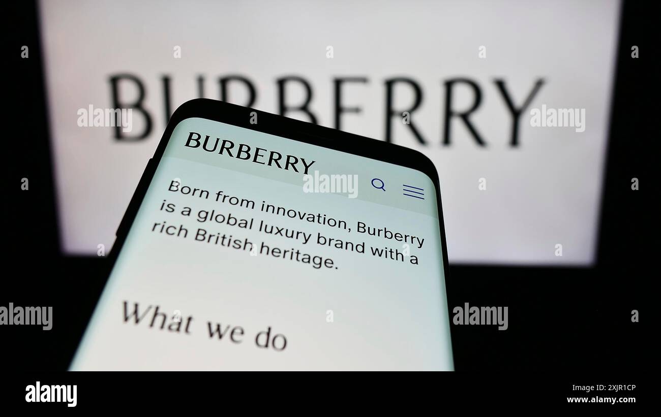 Logo burberry immagini e fotografie stock ad alta risoluzione Alamy