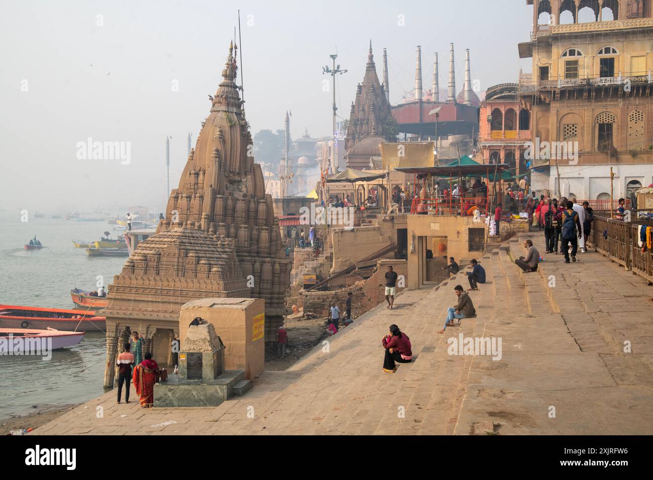 Tempio Ratneshwar Mahadev, Ganga Ghat, Varanasi Foto Stock