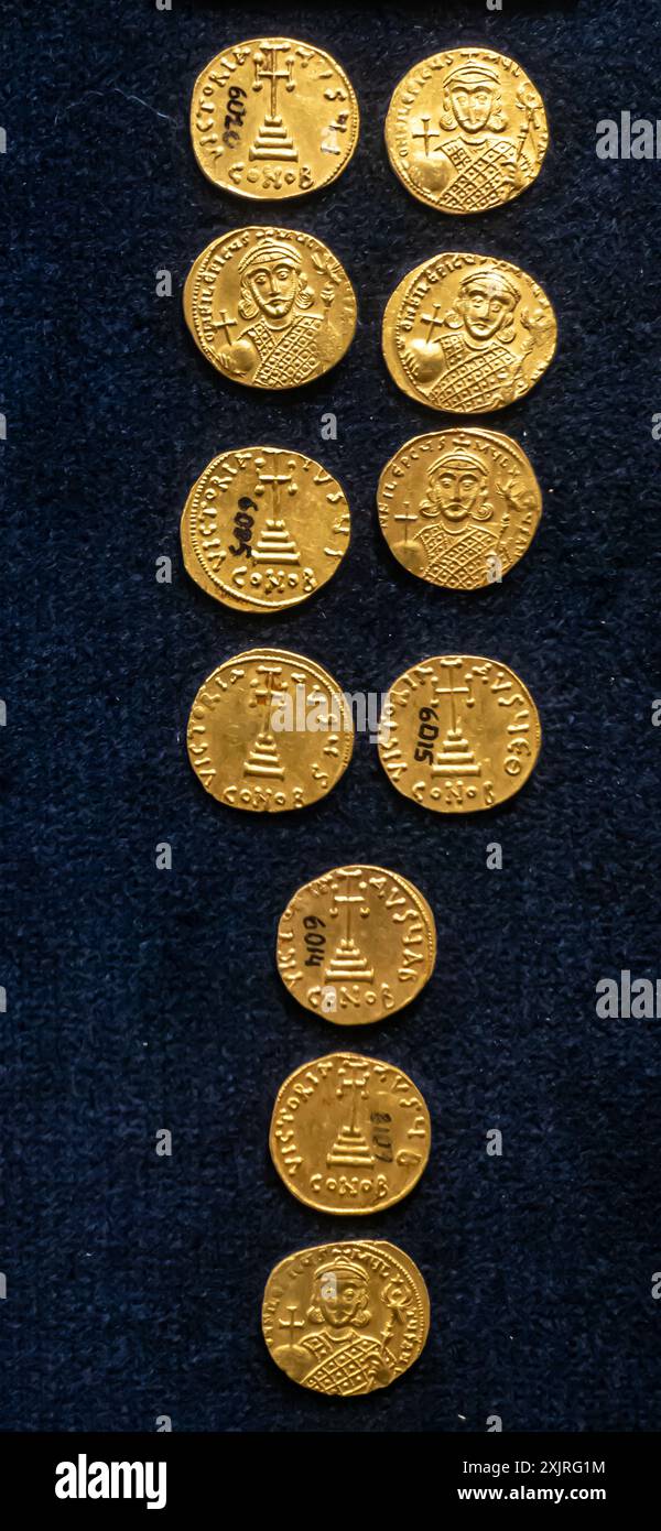 Moneta bizantina, imperatore Filepico (711-713-d.C.), Impero romano d'Oriente, Smirne Foto Stock