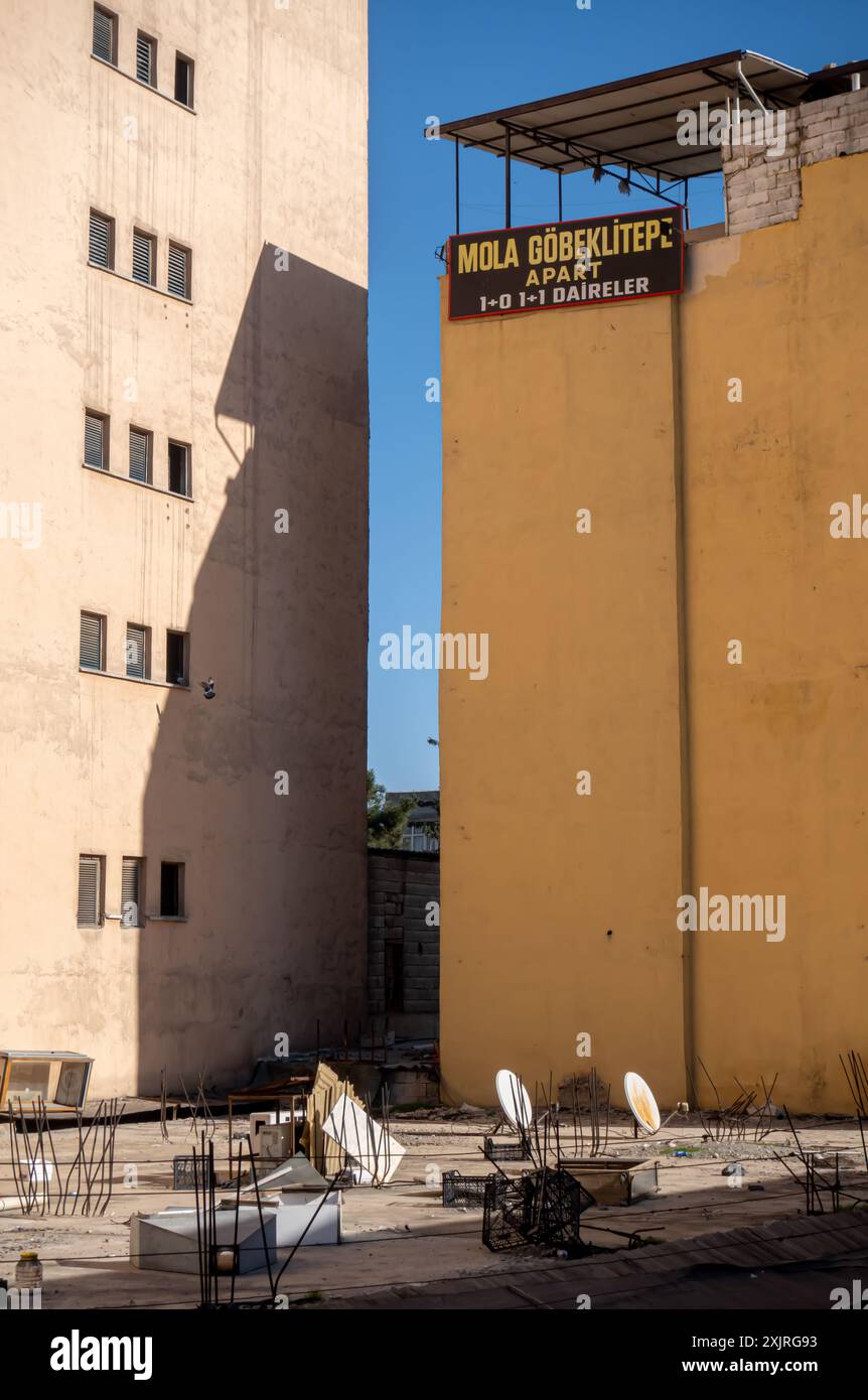 Tetto con antenne tv satellitare Sanliurfa Turkey Turkiye Foto Stock