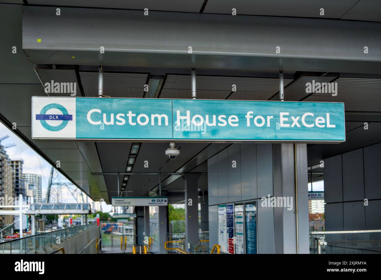 Custom House Station, Royal Victoria Dock, Borough of Newham, Londra, Inghilterra, REGNO UNITO Foto Stock