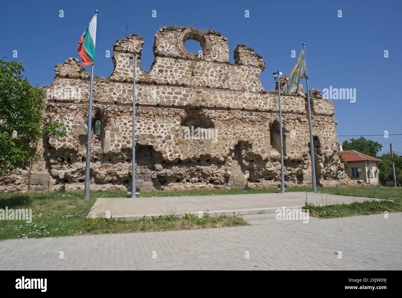 Novi Han, Bulgaria - 24 giugno 2024: Il nome Novi Khan è associato a un caravanserraglio costruito nel 1670 per ordine di Ahmed Pasha. All'epoca, i buildi Foto Stock