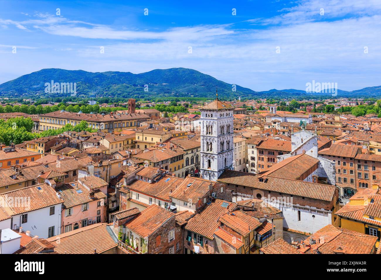 Lucca, Italia. Vista aerea della città. Foto Stock