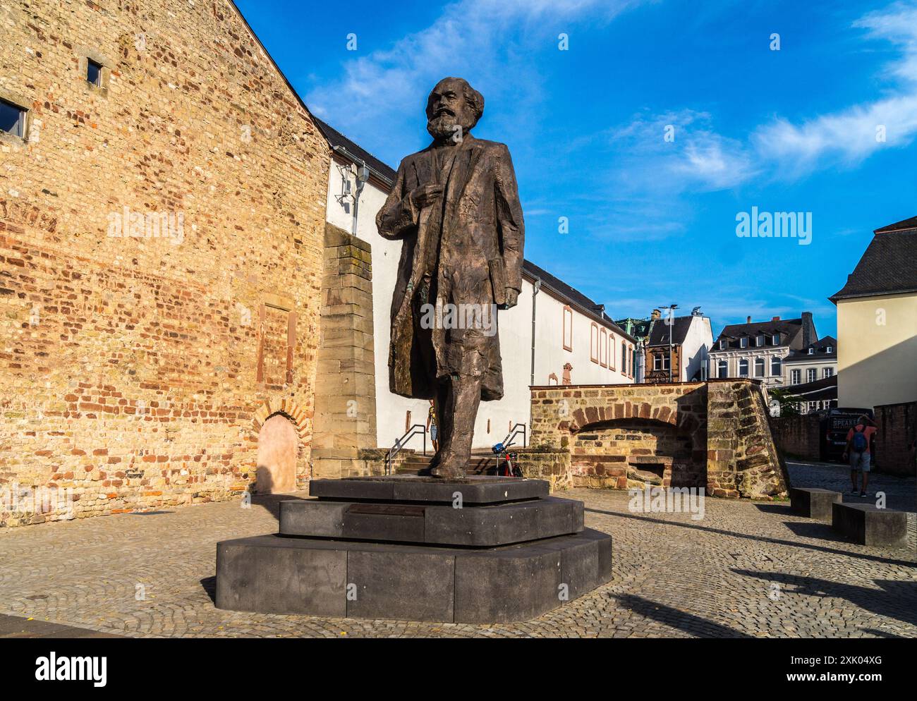 Statua di Karl Marx di Wu Weishan, 2017, Simeonstiftplatz, Treviri, Rheinland-Pfalz, Germania Foto Stock