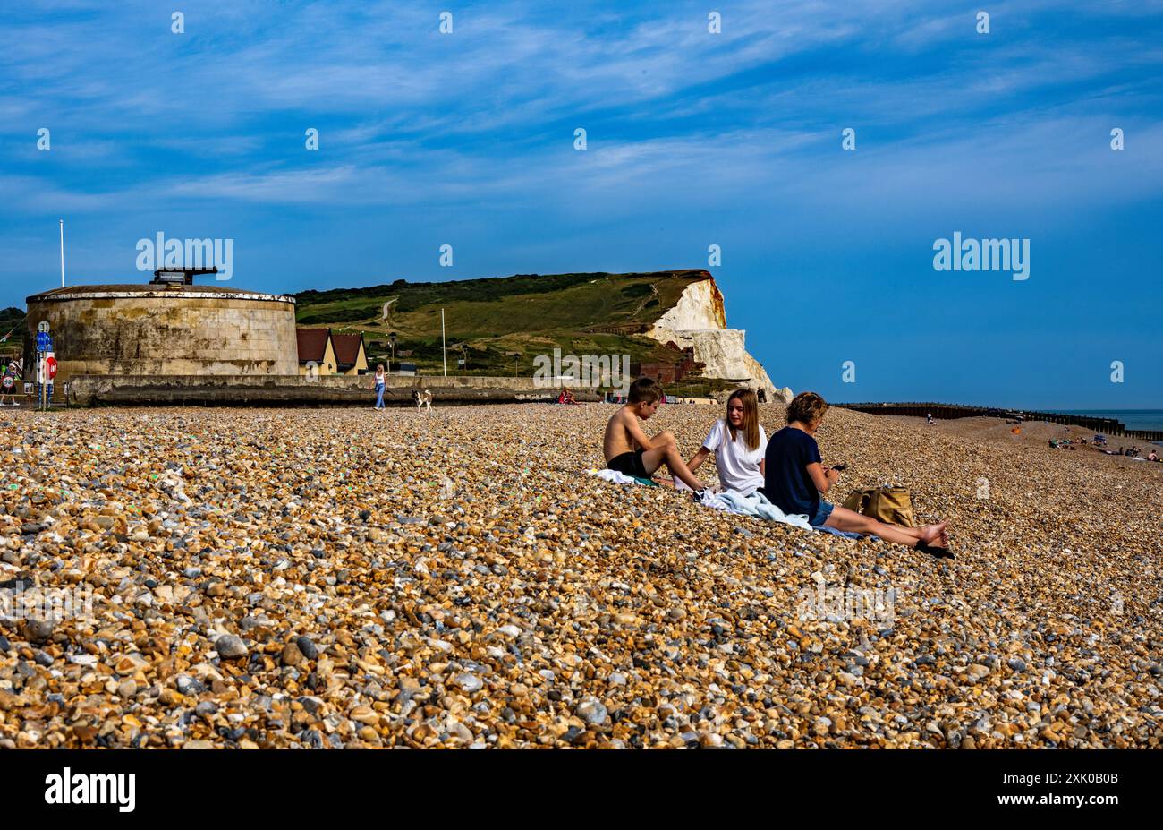 Spiaggia di Seaford con Torre martello ( No 74 } East Sussex. REGNO UNITO Foto Stock