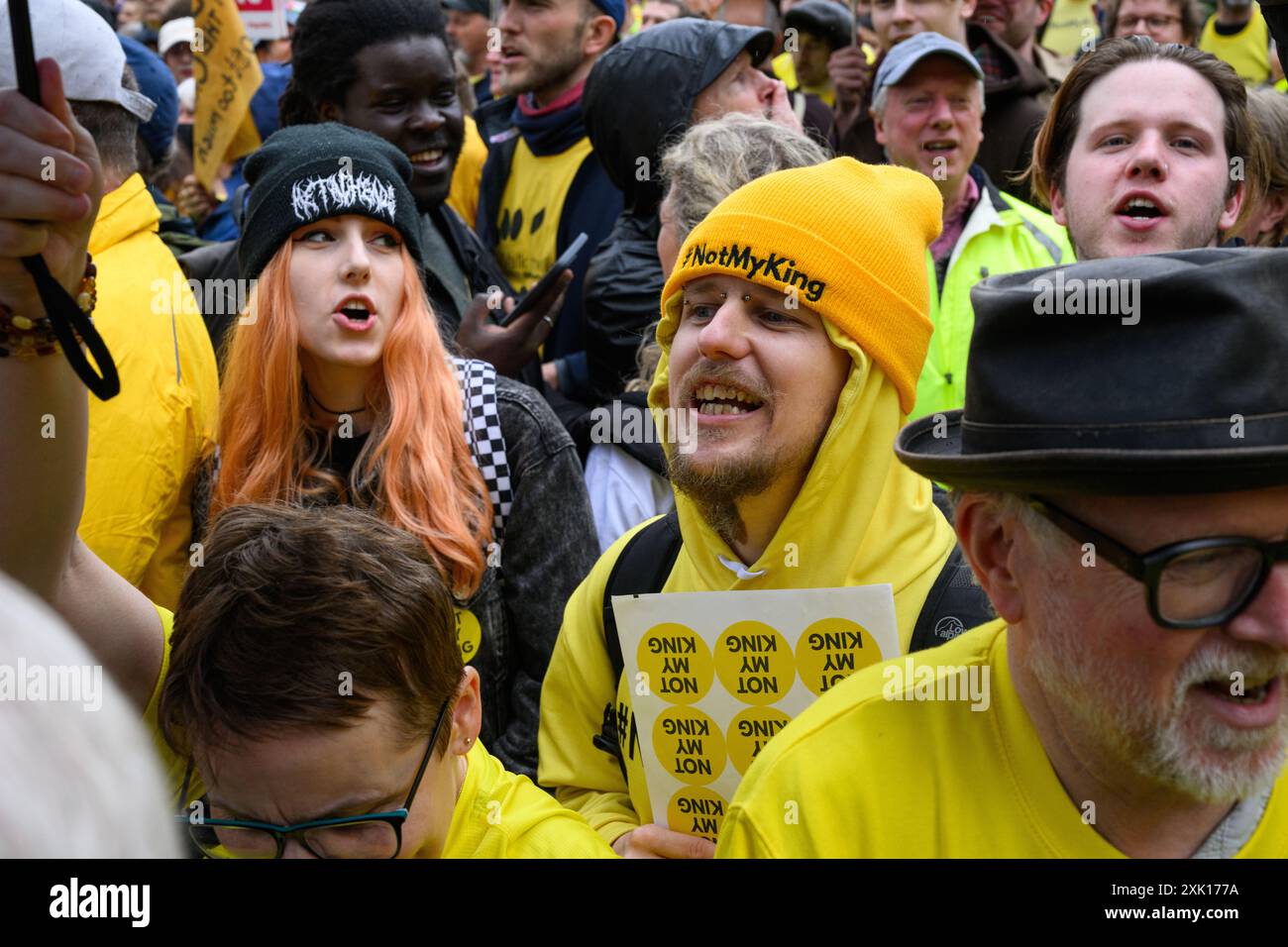 6 maggio 2023, Londra, Regno Unito: Folle di manifestanti anti anti-monarchici si recano per le strade del centro di Londra per protestare contro l'incoronazione di re Carlo III oggi. Foto Stock