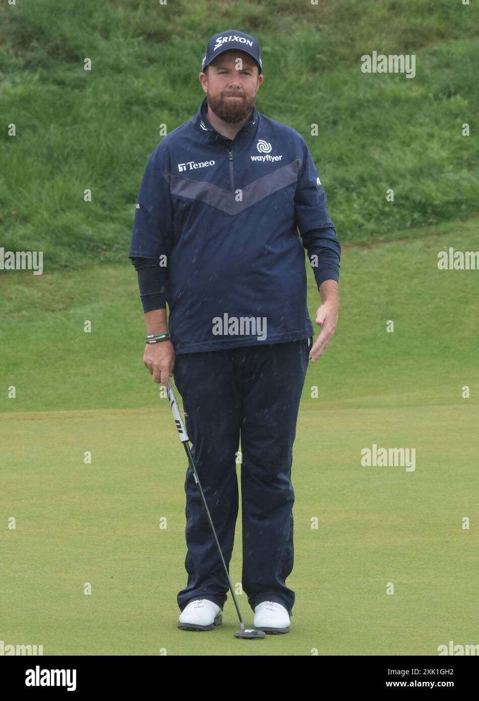 Troon, Regno Unito. 20 luglio 2024. L'irlandese Shane Lowry sotto la pioggia durante il terzo round al 152° Open Championship al Royal Troon Golf Club di Troon, in Scozia, sabato 20 luglio 2024. Foto di Hugo Philpott/UPI credito: UPI/Alamy Live News Foto Stock