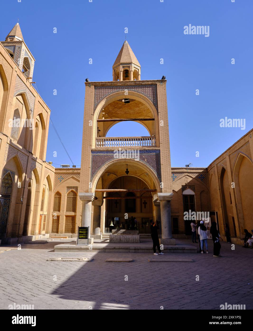 Isfahan, Iran, 06.30.2023: Cattedrale armena Vank, patrimonio mondiale dell'UNESCO, distretto di Jolfa, Isfahan, Persia, Iran Foto Stock