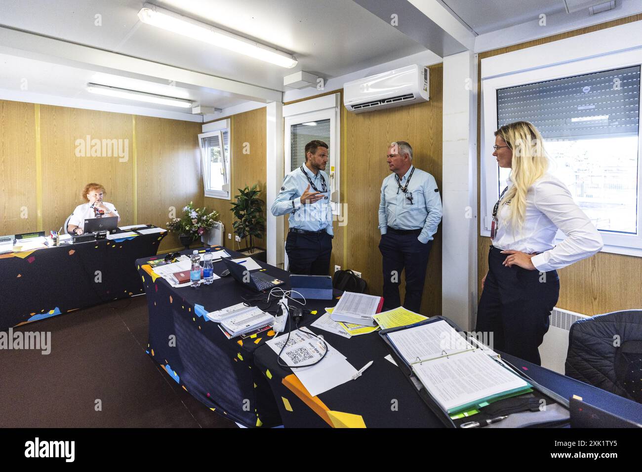 Steward durante il Rally Lettonia 2024, ottavo round del WRC World Rally Car Championship 2024, dal 18 al 21 luglio 2024 a Liepaja, in Lettonia Foto Stock