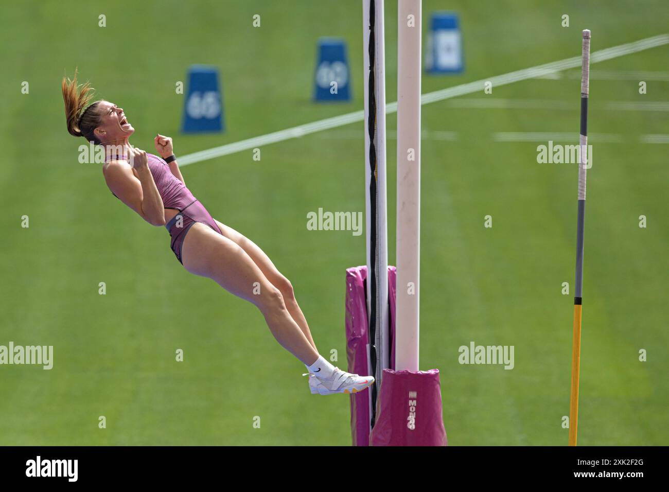 Londra, Regno Unito. 20 luglio 2024. Alisha Newman del Canada gareggiando nella gara di pole vault femminile durante il Wanda Diamond League London Athletics Meet al London Stadium, Queen Elizabeth Olympic Park, Londra, Inghilterra il 20 luglio 2024. Foto di Phil Hutchinson. Solo per uso editoriale, licenza richiesta per uso commerciale. Non utilizzare in scommesse, giochi o pubblicazioni di singoli club/campionato/giocatori. Crediti: UK Sports Pics Ltd/Alamy Live News crediti: UK Sports Pics Ltd/Alamy Live News Foto Stock