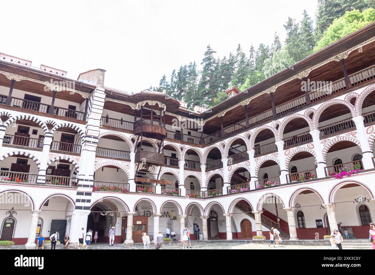 MONASTERO DI RIL, BULGARIA - 14.07. 2024: Visita turistica al monastero di San Ivan Rila, regione di Kyustendil, Bulgaria Foto Stock