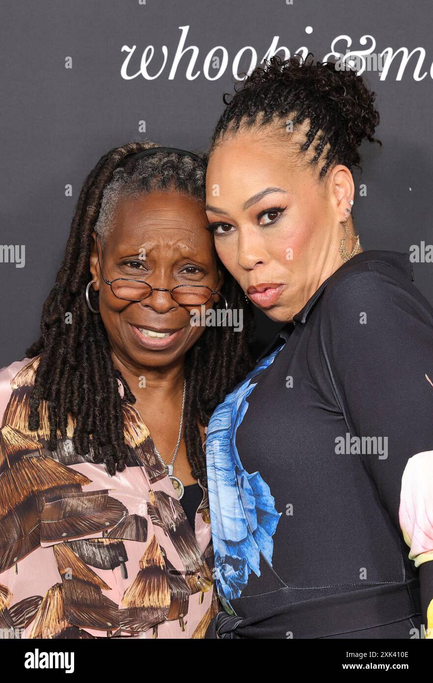 Venezia, ca. 20 luglio 2024. Whoopi Goldberg e Alex Martin Dean a "A Night with Whoopi", che celebra i WhoopFamÕs marchi Emma & Clyde e Whoopi & Maya, verranno lanciati il 20 luglio 2024 a Venezia, California. Crediti: Faye Sadou/Media Punch/Alamy Live News Foto Stock