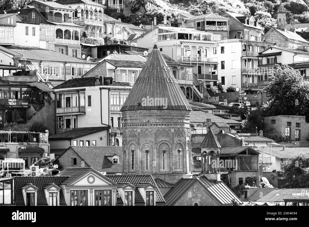 Tbilisi, Georgia - 22 GIUGNO 2024: Chiesa di San Giorgio o Surb Gevorg è una chiesa armena del XIII secolo situata nella città vecchia di Tbilisi, capitale della Georgia Foto Stock