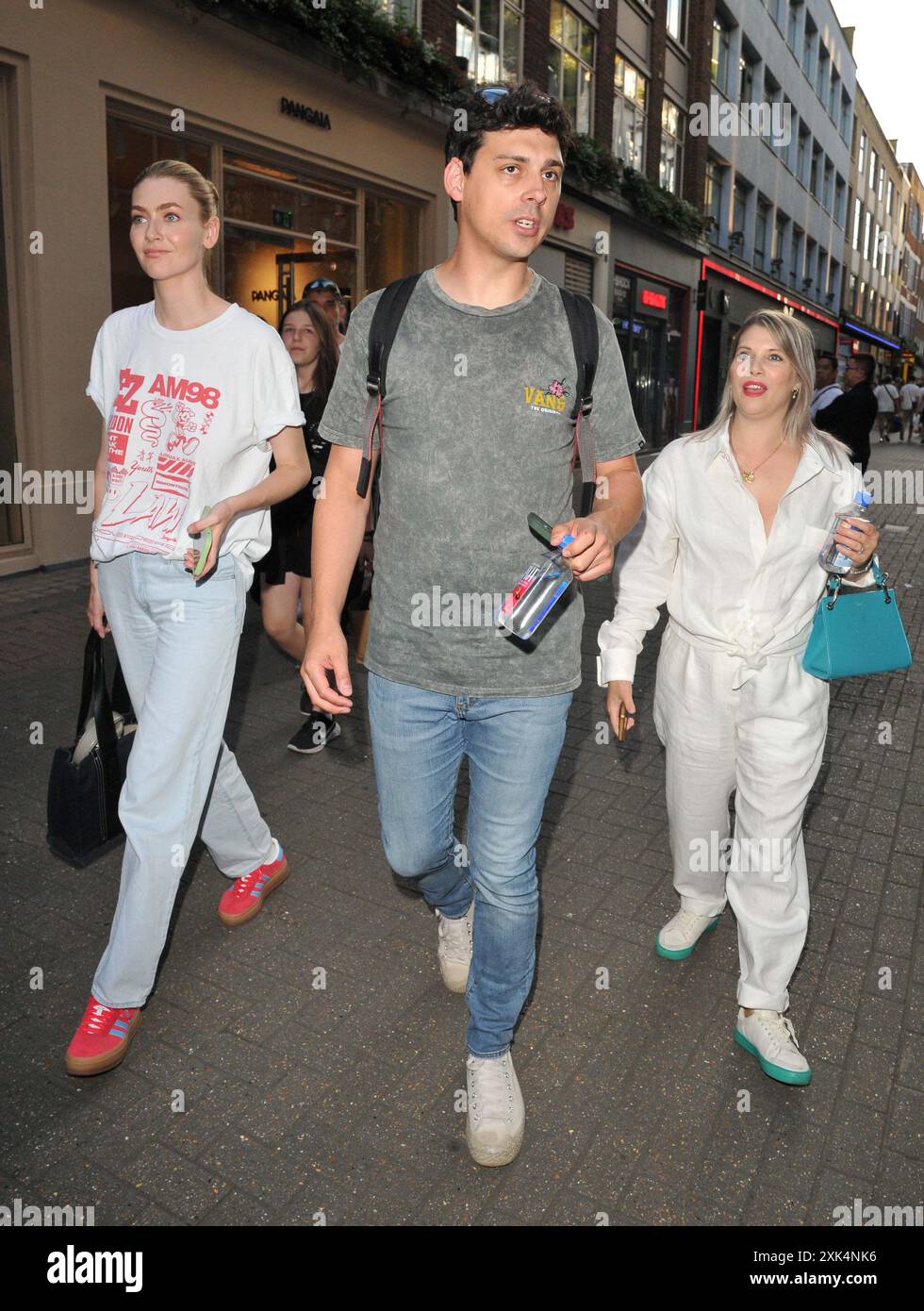 Eve Delf, Matt Richardson e Pips Taylor alla festa di lancio VIP del nuovo negozio Pangaia, Pangaia, Carnaby Street, giovedì 18 luglio 2024 a Lond Foto Stock