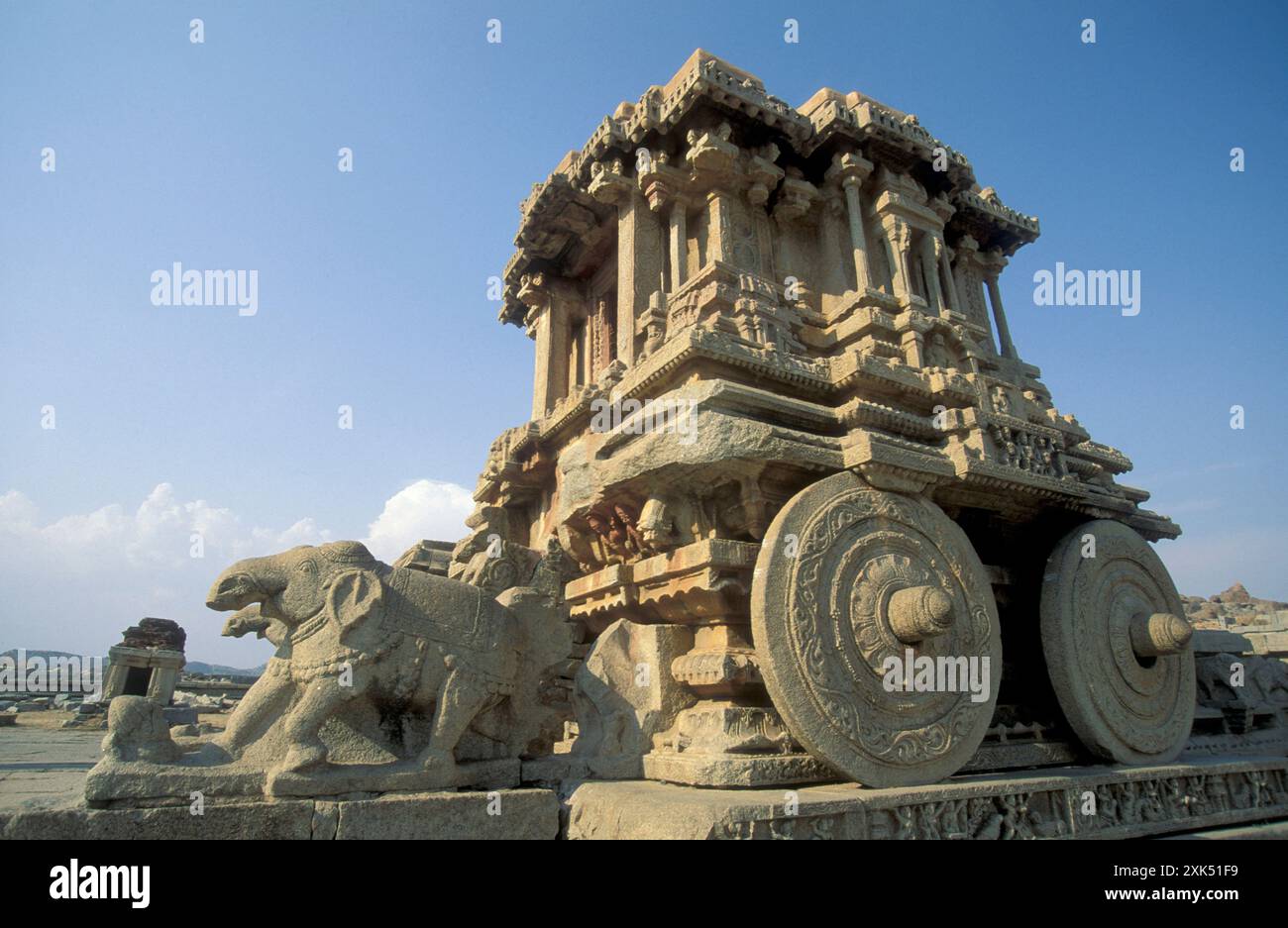 Le rovine del carro di pietra al tempio Vijaya Vittala vicino alla città di Hampi nella provincia di Karnataka in India. India, Karnataka, 19 marzo Foto Stock