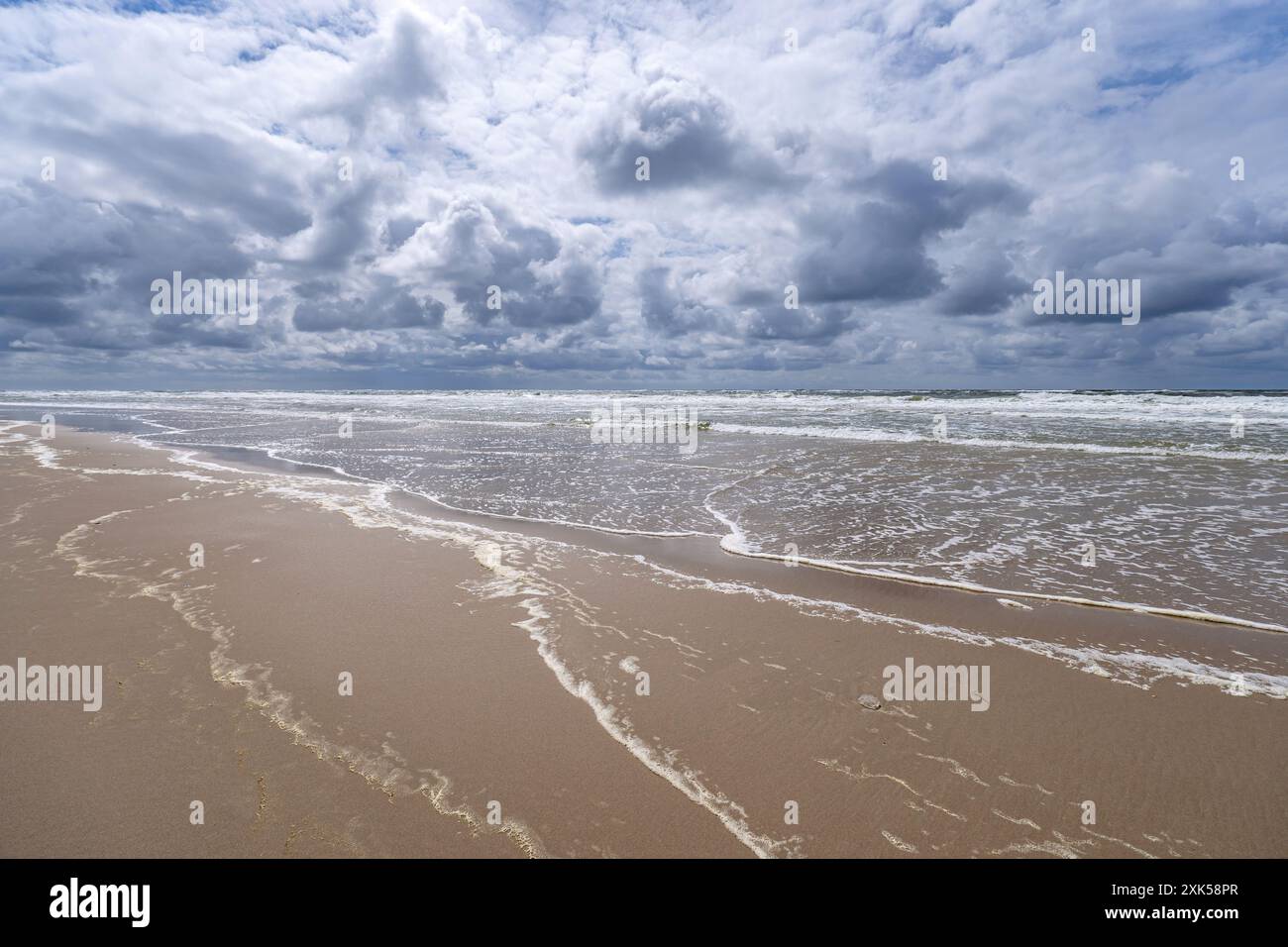 spiaggia sulla costa olandese del Mare del Nord a Callantsoog Foto Stock