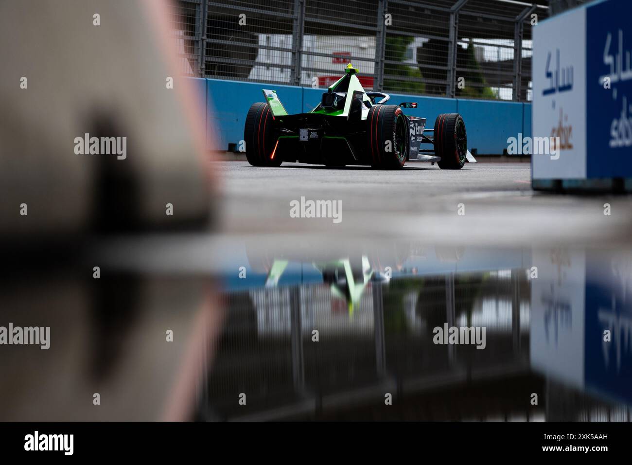 04 FRIJNS Robin (nld), Envision Racing, Jaguar i-Type 6, azione durante l'ePrix di Hankook Londra 2024, decimo incontro del Campionato Mondiale ABB FIA Formula e 2023-24, sull'Excel London dal 18 al 21 giugno 2024 a Londra, Regno Unito Foto Stock