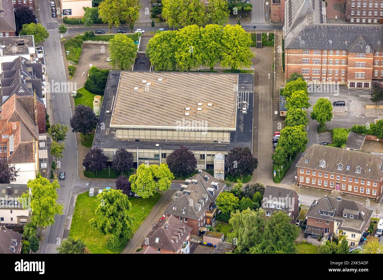 Luftbild, Saalbau, Events und Veranstaltungen, Altstadt, Bottrop, Ruhrgebiet, Nordrhein-Westfalen, Deutschland ACHTUNGxMINDESTHONORARx60xEURO *** Vista aerea, Saalbau, eventi e funzioni, città vecchia, Bottrop, zona della Ruhr, Renania settentrionale-Vestfalia, Germania ATTENTIONxMINDESTHONORARx60xEURO Foto Stock