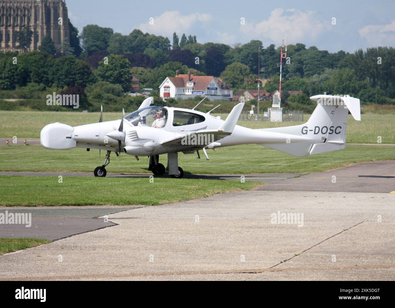 Un aereo Diamond DA42 MPP Geostar Survey presso l'aeroporto di Brighton City Foto Stock