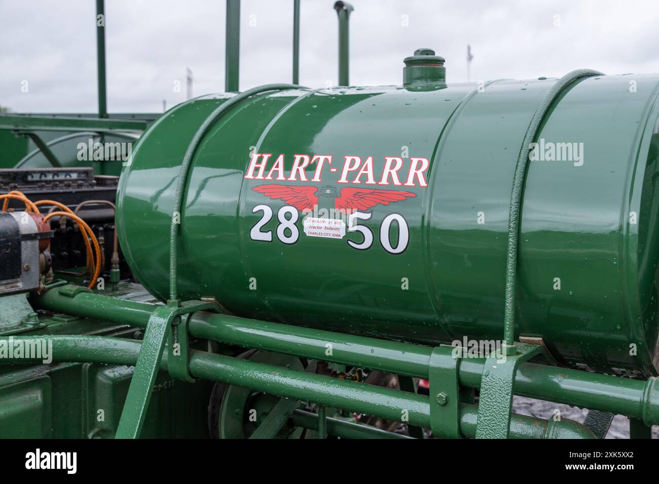 Ballymena, Irlanda del Nord - 20 luglio 2024: Rally trattore e motore a vapore d'epoca, verde Hart Parr 28-50, realizzato a Charles City, Iowa, USA. Foto Stock Ballymena, Irlanda del Nord - 20 luglio 2024: Rally trattore e motore a vapore d'epoca, verde Hart Parr 28-50, realizzato a Charles City, Iowa, USA. Foto Stock