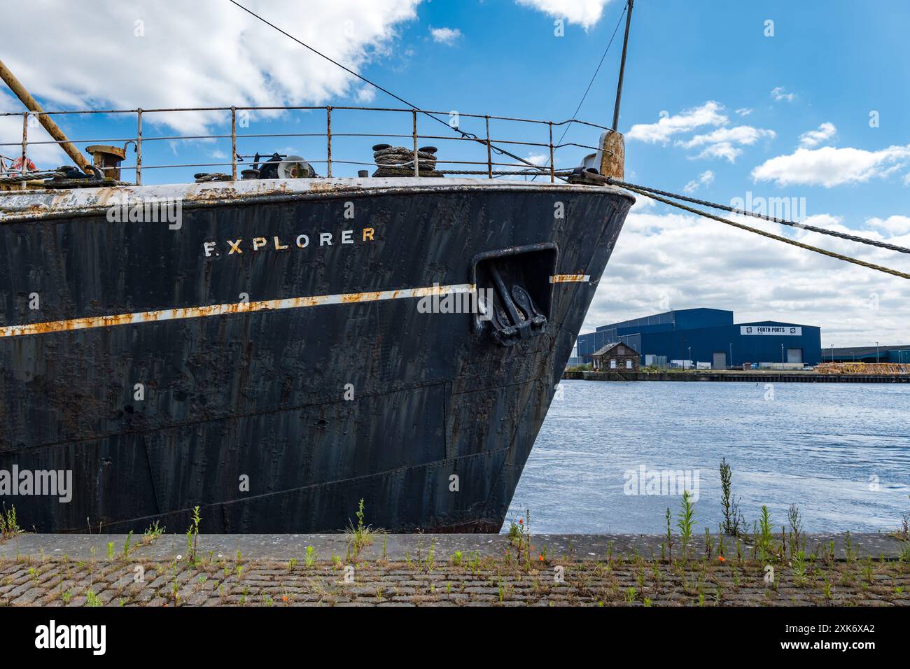 Nave SS Explorer in restauro in un progetto volontario, porto di Leith, Edimburgo, Scozia, Regno Unito Foto Stock