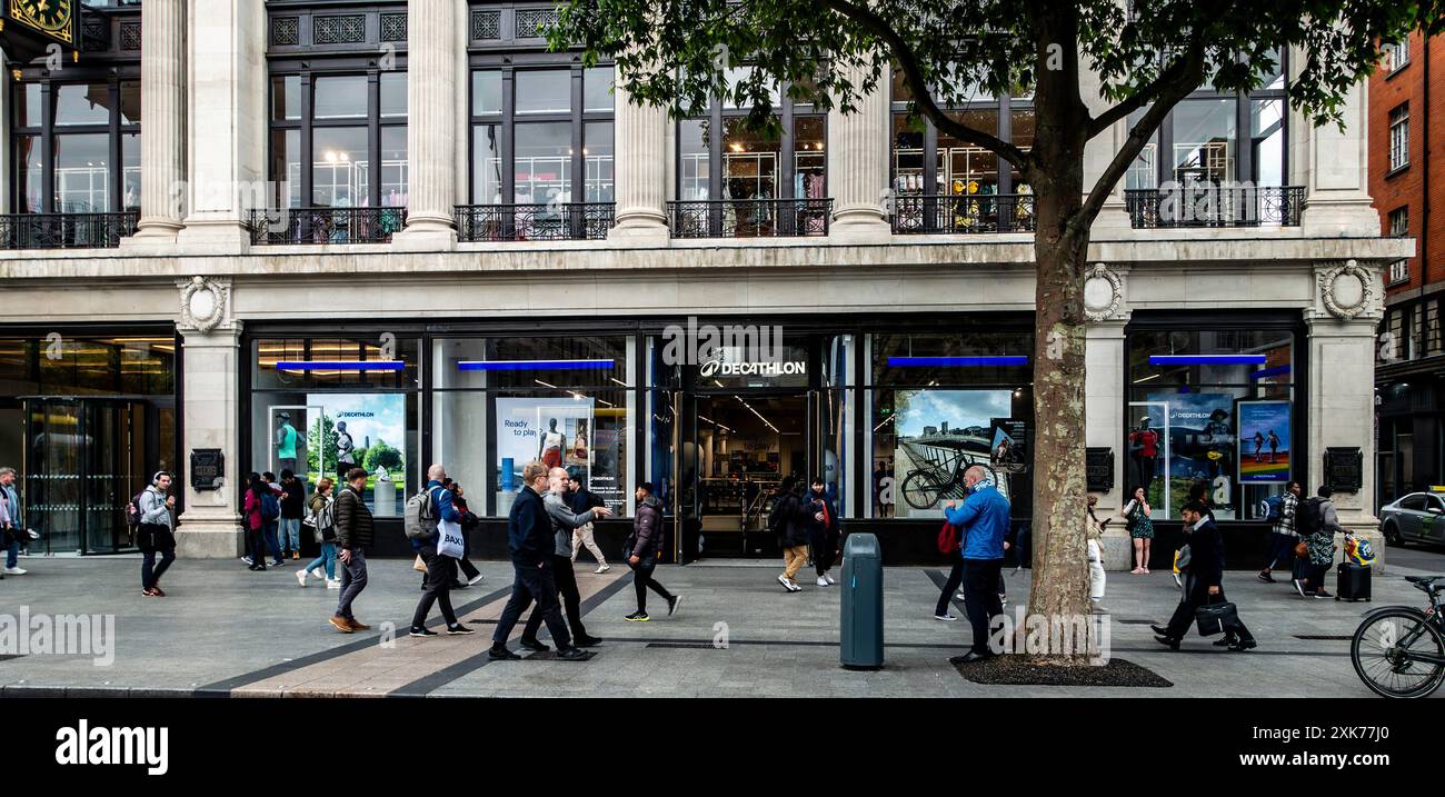 Decathlon Store nel Clerys Quarter, o'Connell Street, Dublino, Irlanda. Foto Stock