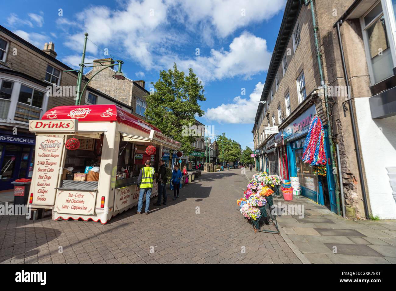 New Square Catering snack van, Spring Gardens, Buxton è una città termale nel Borough di High Peak, Derbyshire, Inghilterra Foto Stock