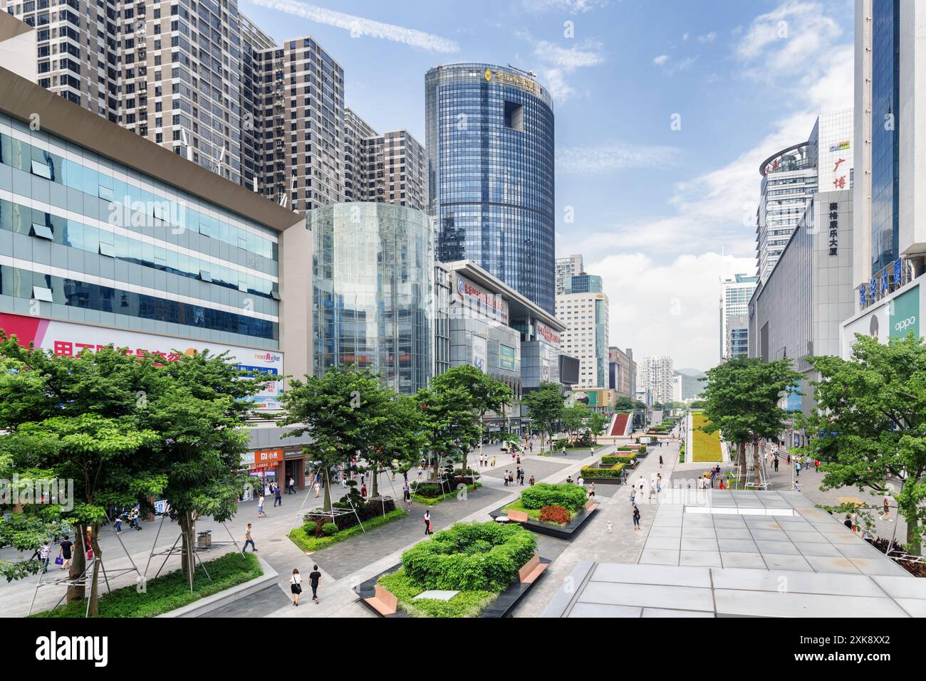 Vista di Huaqiang North Road con negozi di elettronica, Shenzhen Foto Stock