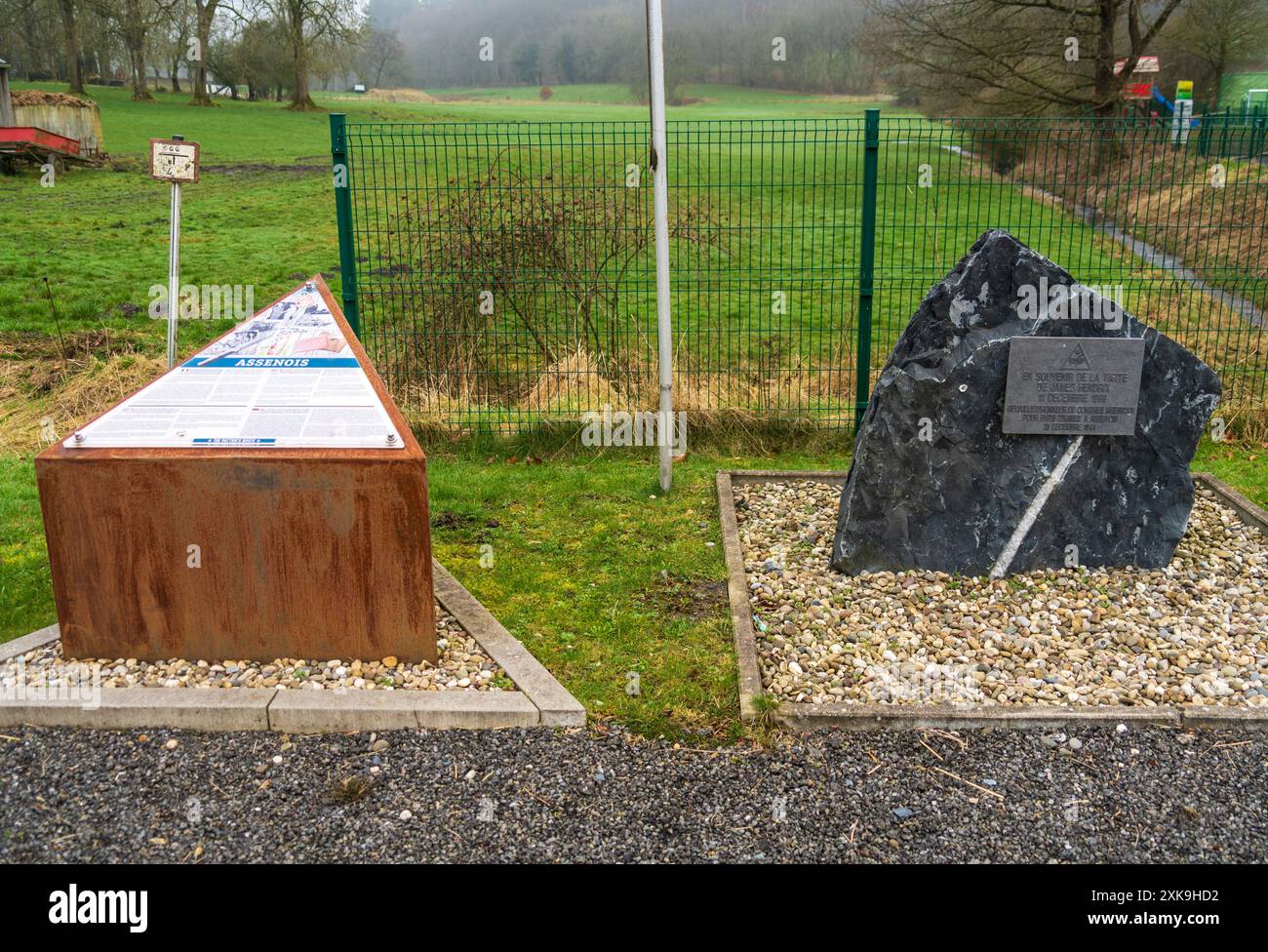 Il Memorial to 4th Armored Division Pvt. James R. Hendrix's Medal of Honor sito d'azione ad Assenois, a sud di Bastogne, Belgio Foto Stock