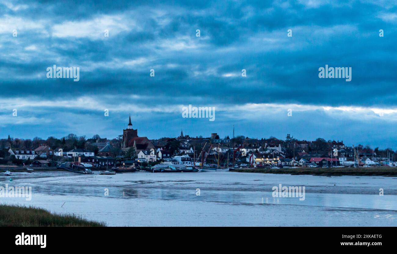 Fiume Blackwater e Hythe al crepuscolo, Maldon Essex, Inghilterra Foto Stock