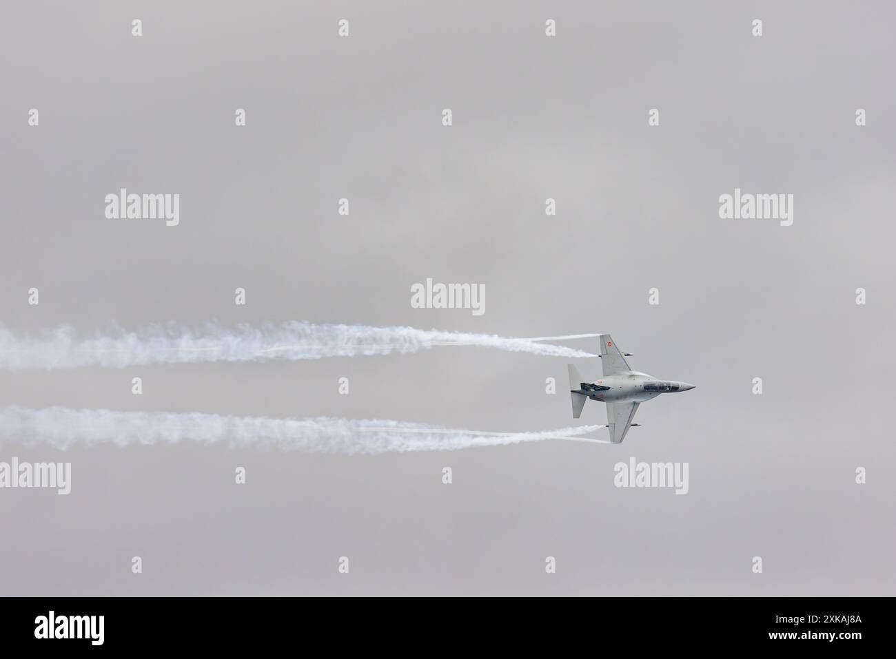 Fairford, Regno Unito. 21 LUGLIO, 2024. Leonardo 346 come migliaia di persone decadono sul Royal International Air Tattoo (RIAT), una delle più grandi fiere aeree al mondo con oltre 200 aerei sul sito USAF RAF Fairford con molteplici esposizioni di volo. Credito Milo Chandler/Alamy Live News Foto Stock