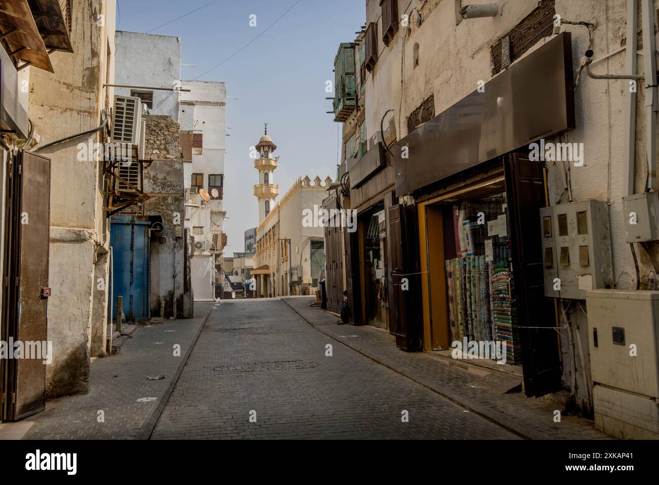 Il mercato nella storica Jeddah, un sito turistico UNESCO al-Balad, in Arabia Saudita, Medio Oriente, con negozi di souvenir e una splendida architettura. Foto Stock