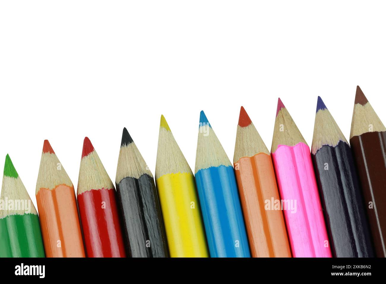 La matita colorata con punta appuntita è ben disposta. Isolata su sfondo bianco e con tracciati di ritaglio. Foto Stock