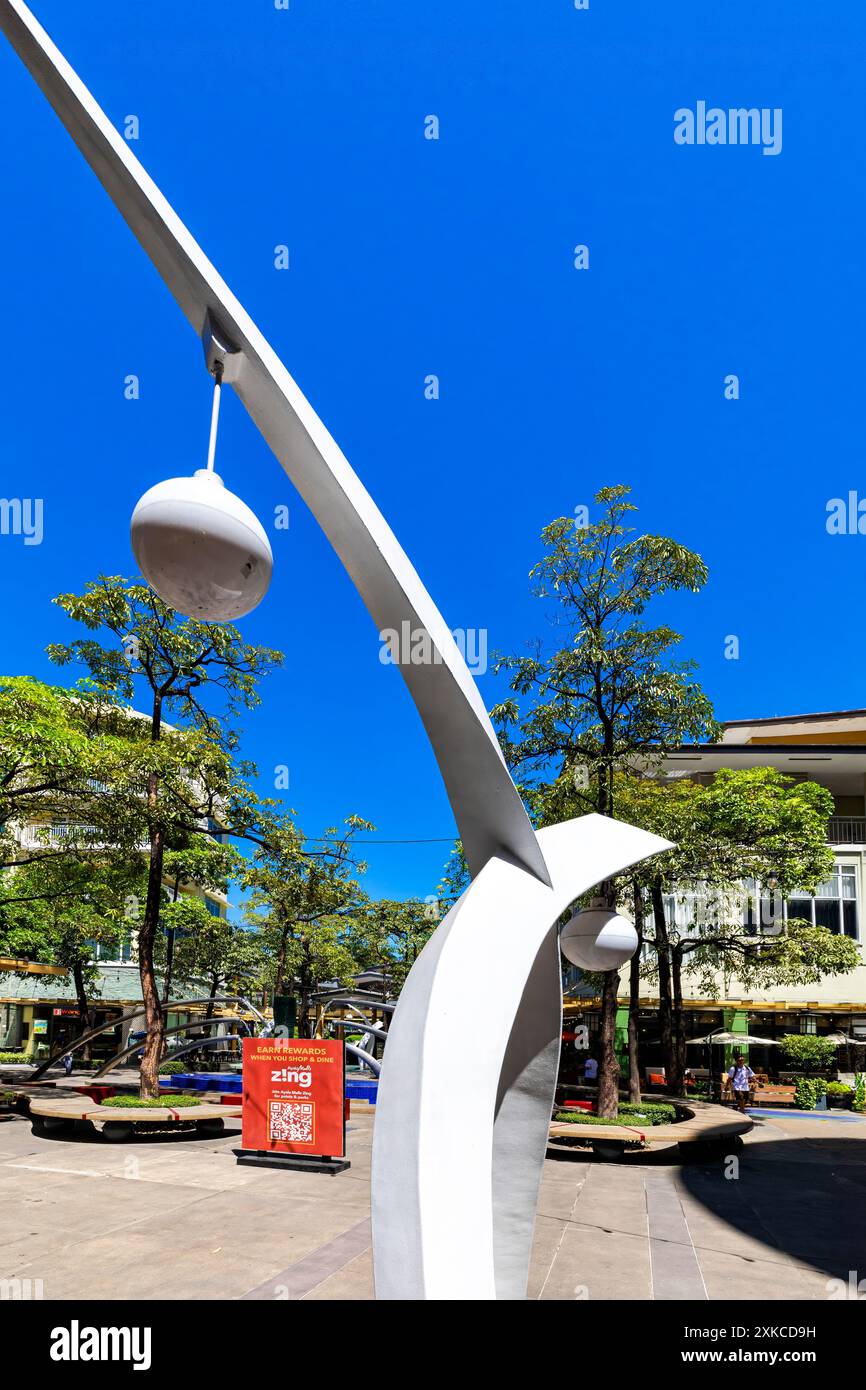 Scultura distintiva, Bonifacio Global City High Street, BGC, Manila, Filippine Foto Stock