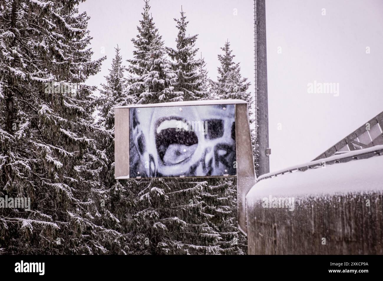 Poster di uno sciatore che urla, pista da sci Holmenkollen, Oslo, Norvegia Foto Stock