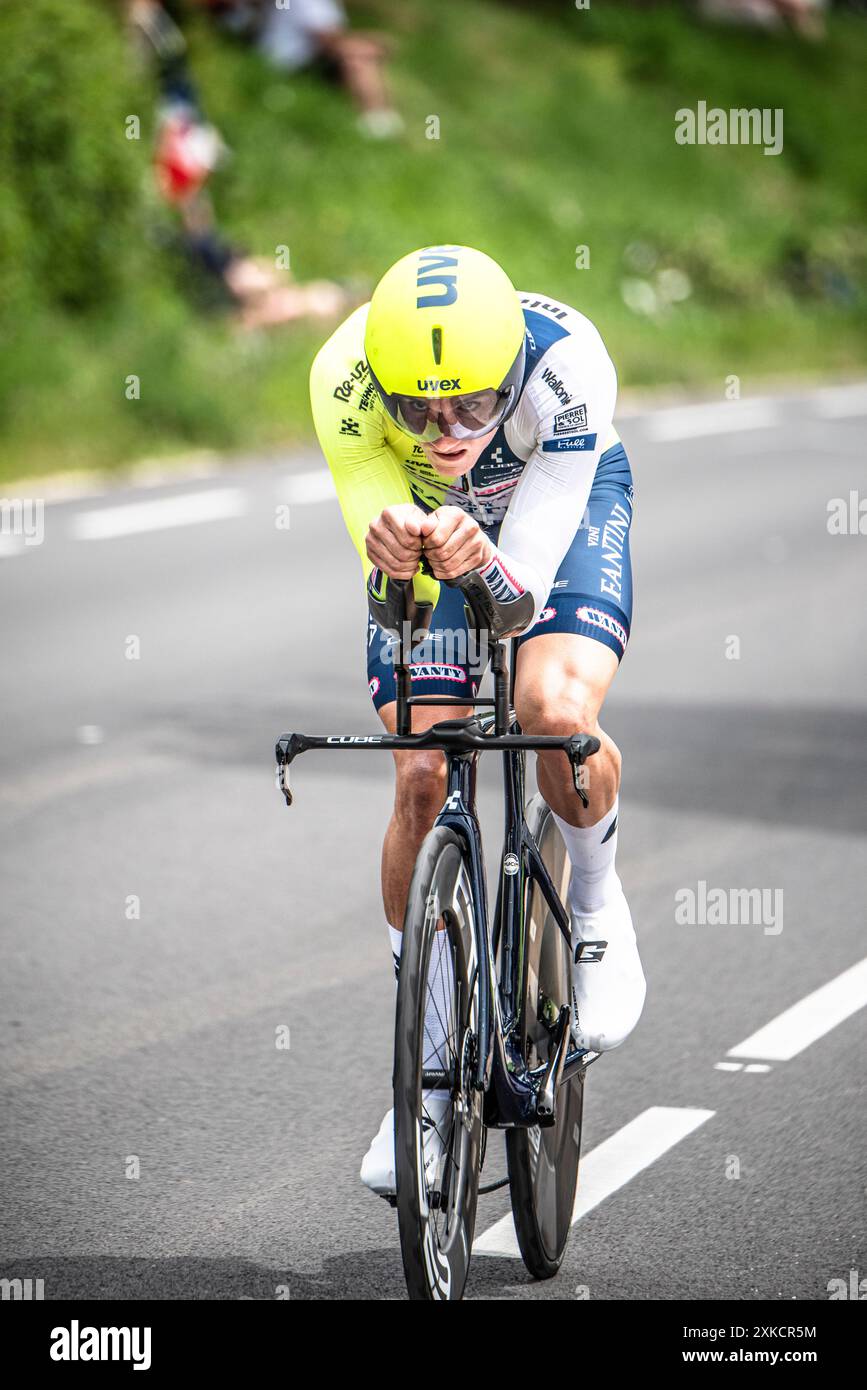 HUGO PAGE di INTERMARCHÉ - WANTY Cycling nella tappa 7 TT del Tour de France, tra Nuits-Saints-Georges e Gevrey-Chamertain, 05/07/24. Foto Stock