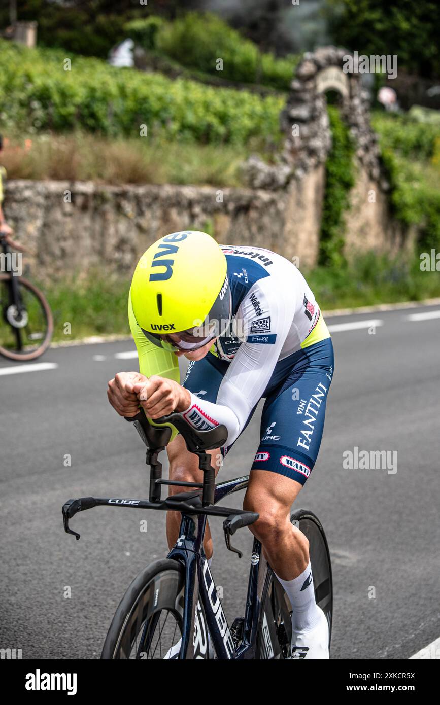 HUGO PAGE di INTERMARCHÉ - WANTY Cycling nella tappa 7 TT del Tour de France, tra Nuits-Saints-Georges e Gevrey-Chamertain, 05/07/24. Foto Stock