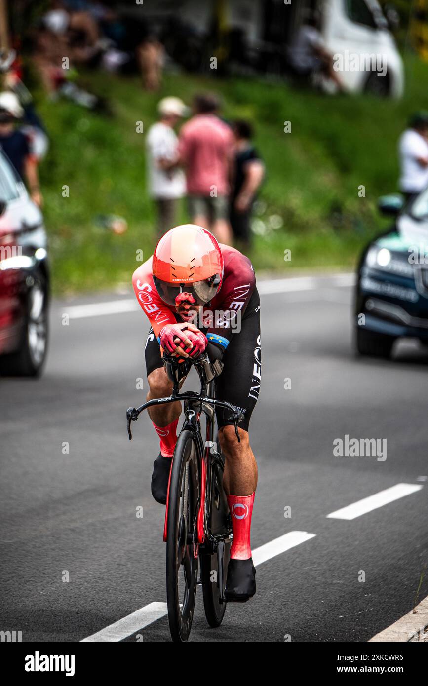 JONATHAN CASTROVIEJO di INEOS GRANATIERI in bicicletta nella tappa 7 TT del Tour de France, tra Nuits-Saints-Georges e Gevrey-Chamertain, 05/07/24. Foto Stock