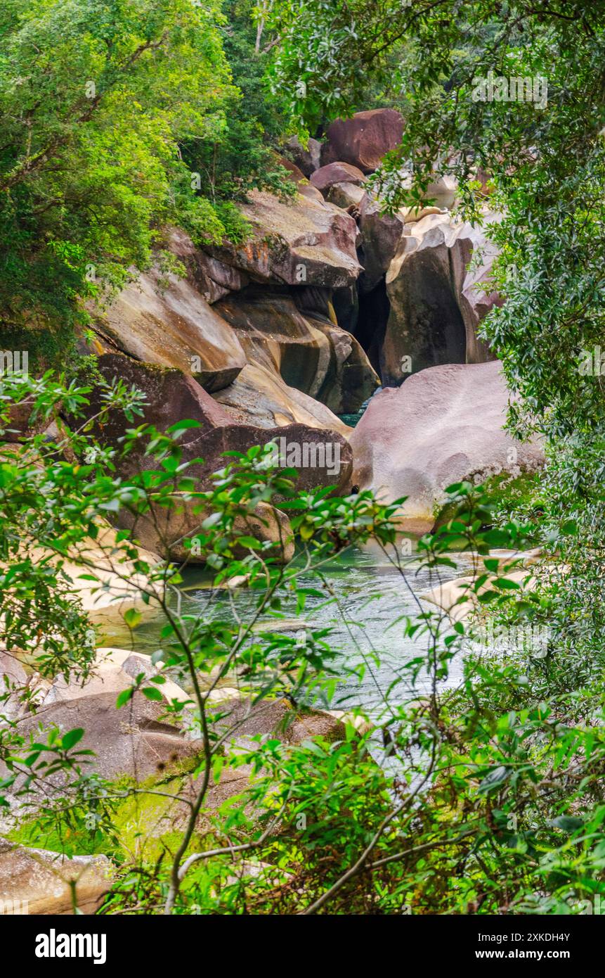 Pittoresca Babinda Boulders and creek, Queensland, Australia. Babinda è una città rurale situata 60 km a sud di Cairns. Foto Stock