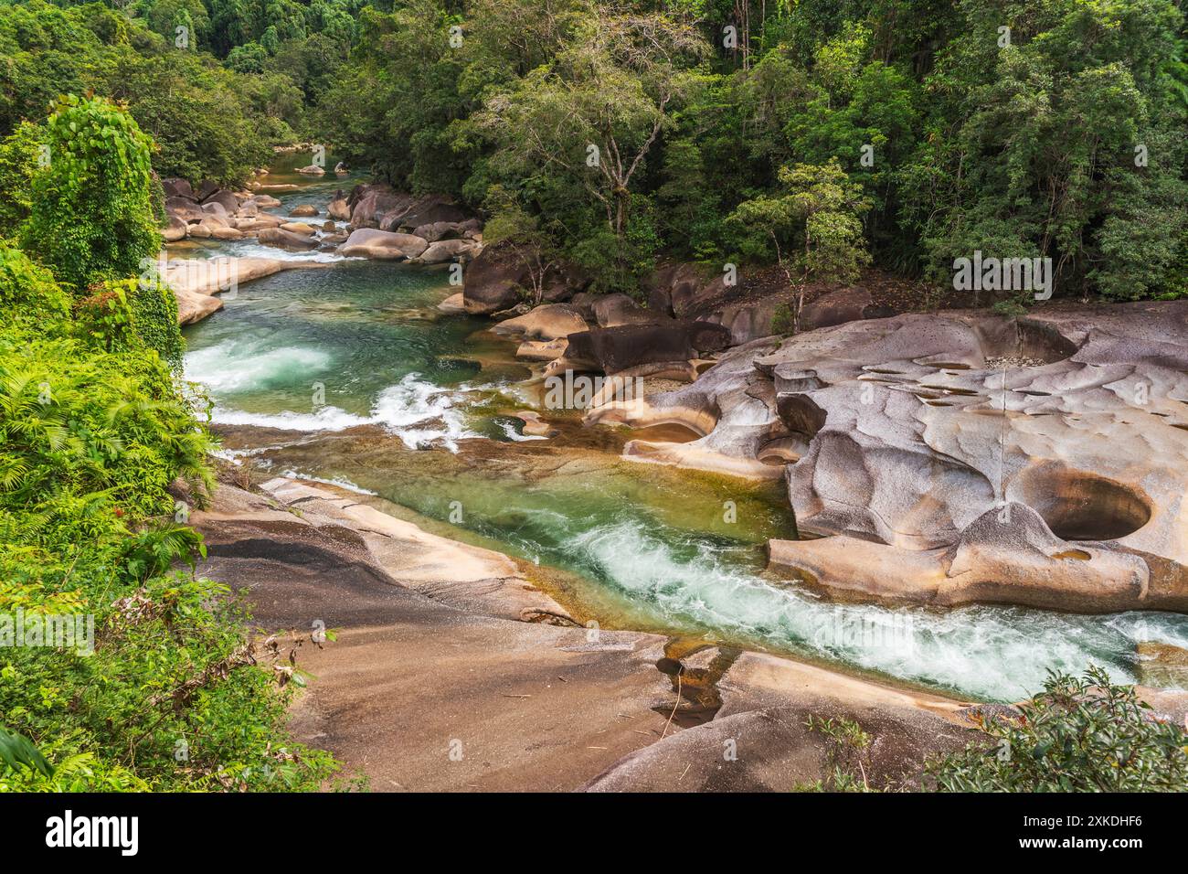 Pittoresca Babinda Boulders and creek, Queensland, Australia. Babinda è una città rurale situata 60 km a sud di Cairns. Foto Stock