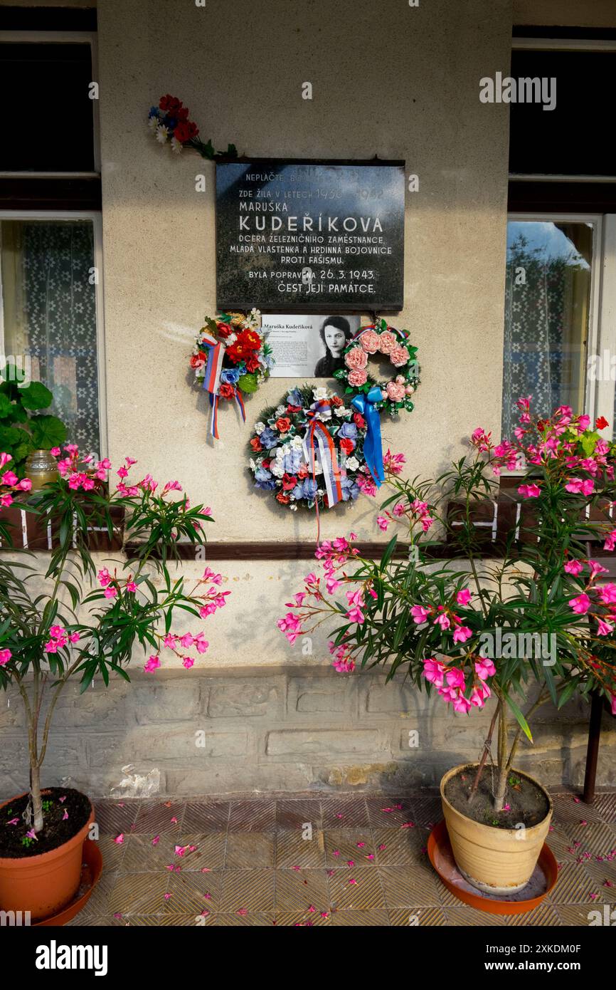 Marie "Maruska" Kuderikova, Memorial Place nella stazione ferroviaria di Vrbovce Slovacchia Europa Foto Stock