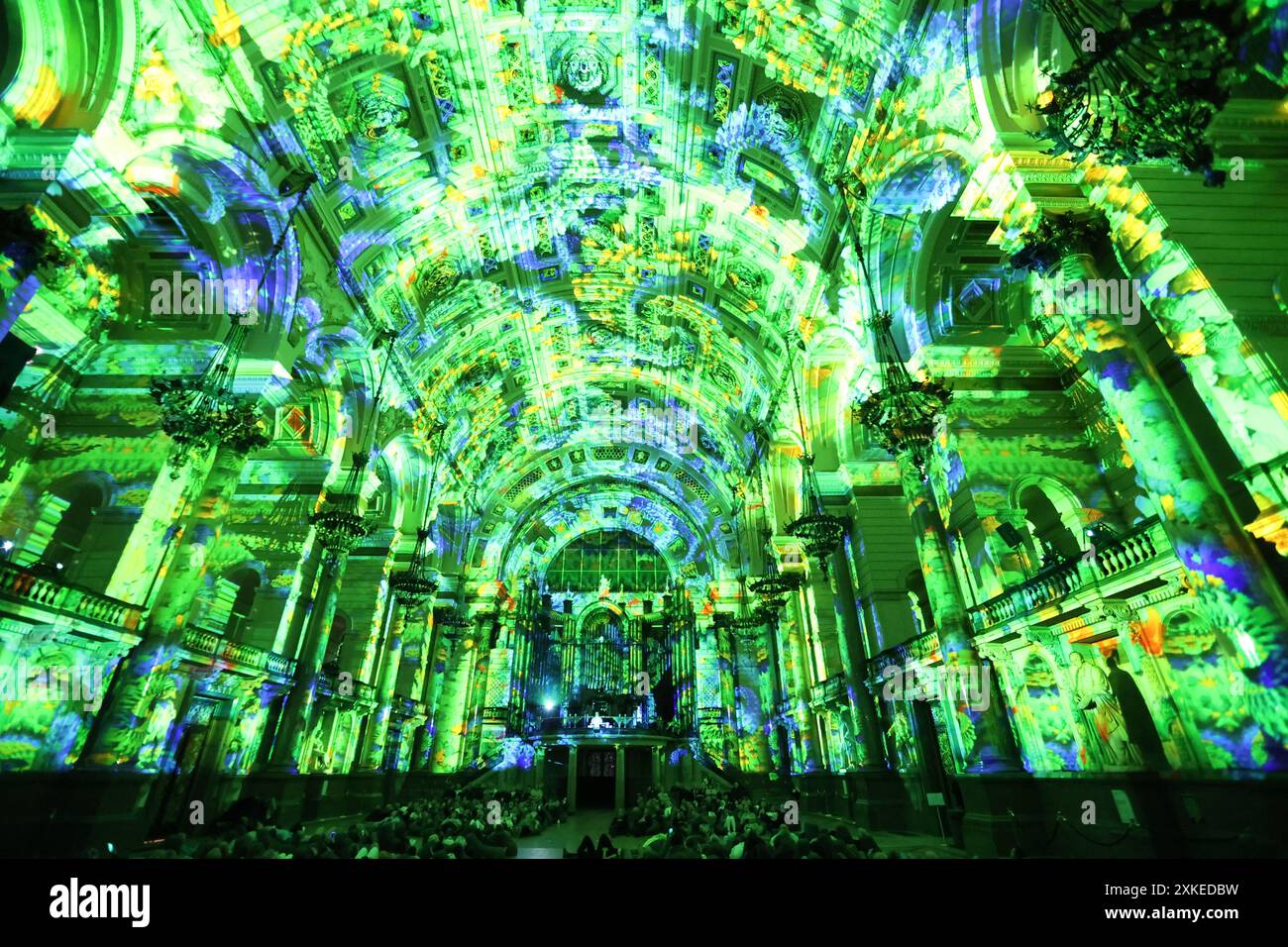 Illuminazione,spettacolo di suoni e luci,luce,drammatico,evento,turistico,attrazione,giocare,Vivaldi,Four Seasons,musica,St Georges Hall, Liverpool,Inghilterra,Regno Unito, Foto Stock