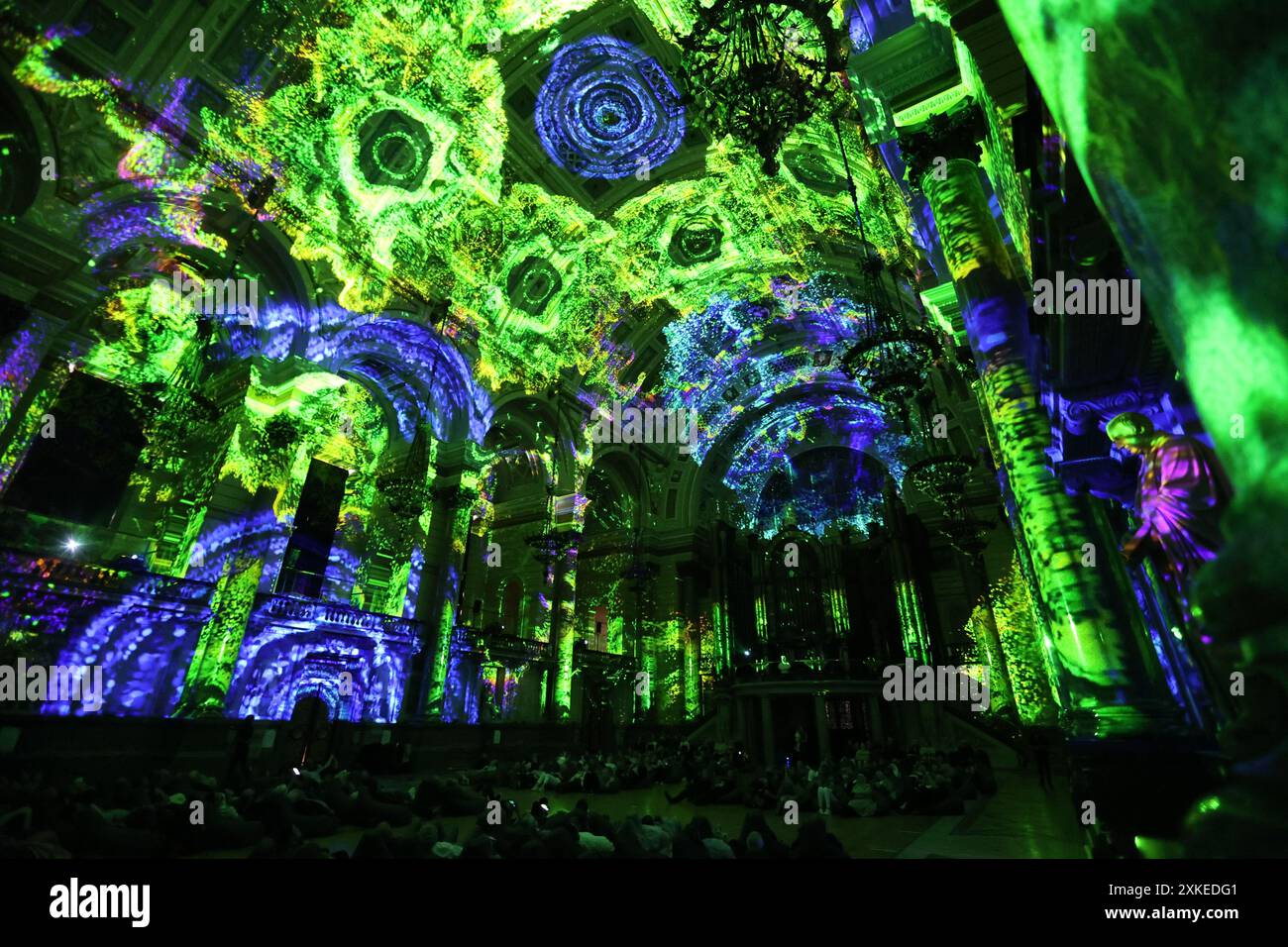 Illuminazione,spettacolo di suoni e luci,luce,drammatico,evento,turistico,attrazione,giocare,Vivaldi,Four Seasons,musica,St Georges Hall, Liverpool,Inghilterra,Regno Unito, Foto Stock