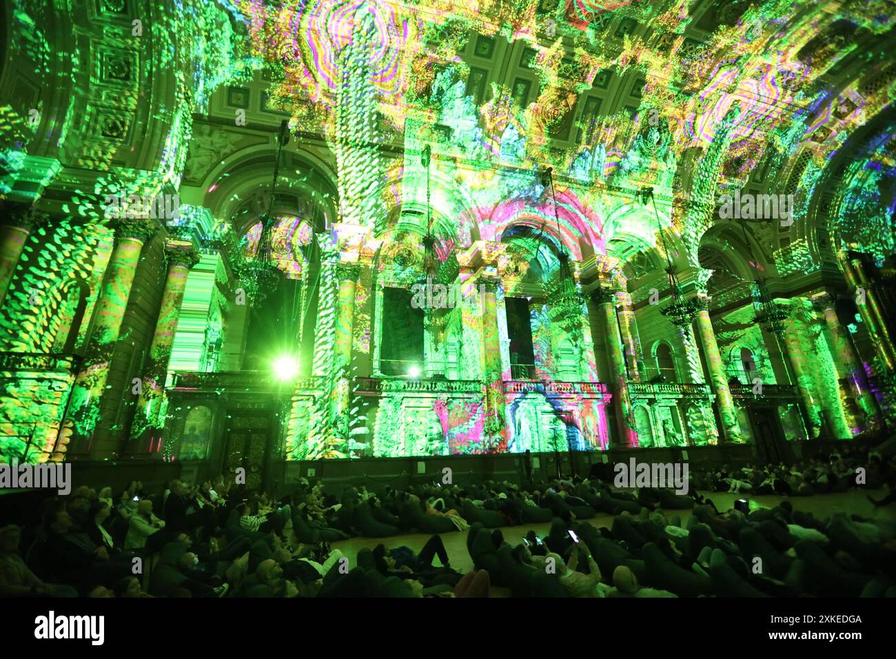 Illuminazione,spettacolo di suoni e luci,luce,drammatico,evento,turistico,attrazione,giocare,Vivaldi,Four Seasons,musica,St Georges Hall, Liverpool,Inghilterra,Regno Unito, Foto Stock