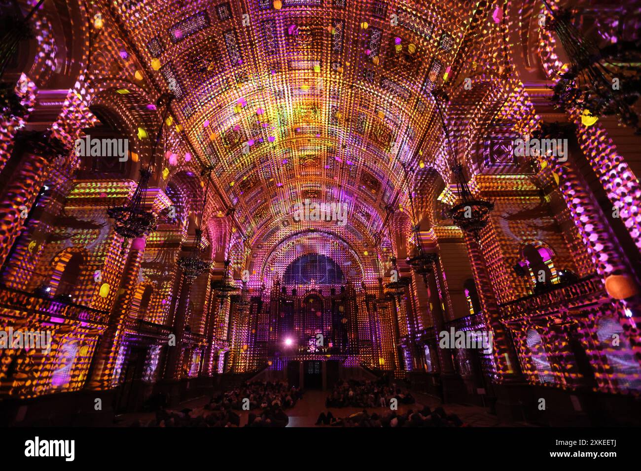 Illuminazione,spettacolo di suoni e luci,luce,drammatico,evento,turistico,attrazione,giocare,Vivaldi,Four Seasons,musica,St Georges Hall, Liverpool,Inghilterra,Regno Unito, Foto Stock