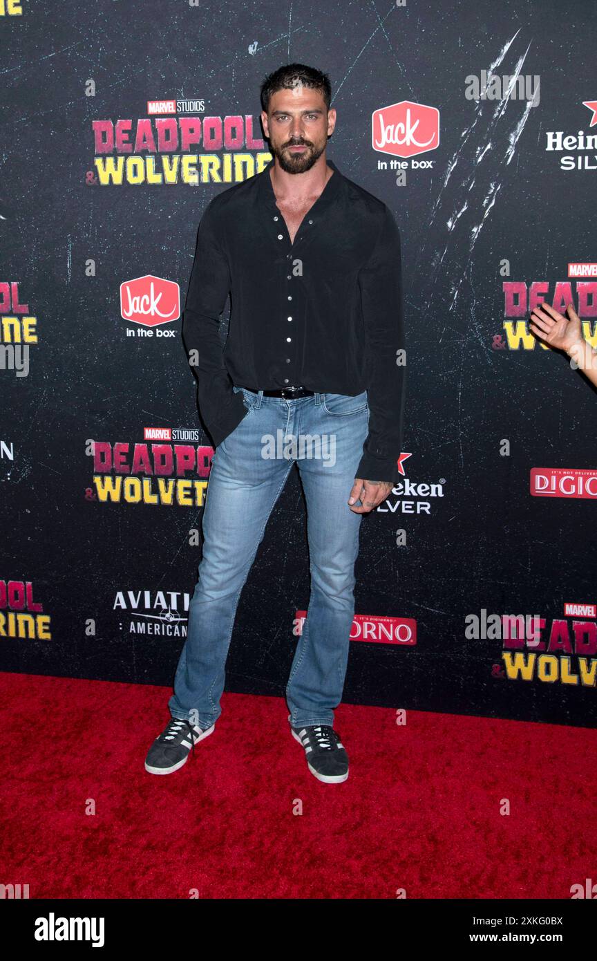 Michele Marrone bei der Weltpremiere des Kinofilms Deadpool & Wolverine im David H. Koch Theater. New York, 22.07.2024 *** Michele Marrone alla prima mondiale del film Deadpool Wolverine al David H Koch Theater di New York, 22 07 2024 foto:XB.xHinex/xFuturexImagex deadpool wolverine 4550 Foto Stock