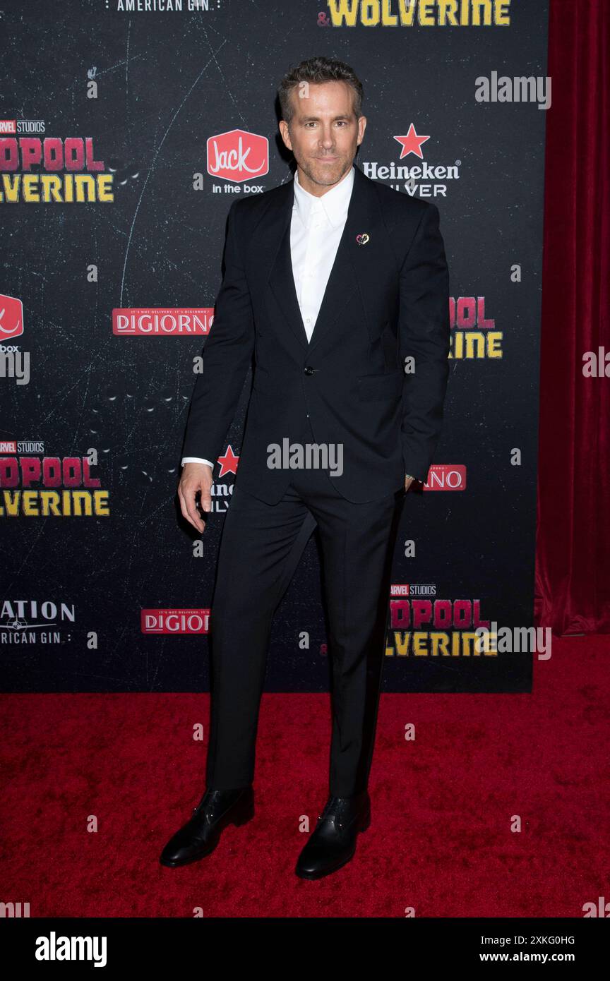 Ryan Reynolds bei der Weltpremiere des Kinofilms Deadpool & Wolverine im David H. Koch Theater. New York, 22.07.2024 *** Ryan Reynolds alla prima mondiale del film Deadpool Wolverine al David H Koch Theater di New York, 22 07 2024 foto:XB.xHinex/xFuturexImagex deadpool wolverine 4610 Foto Stock