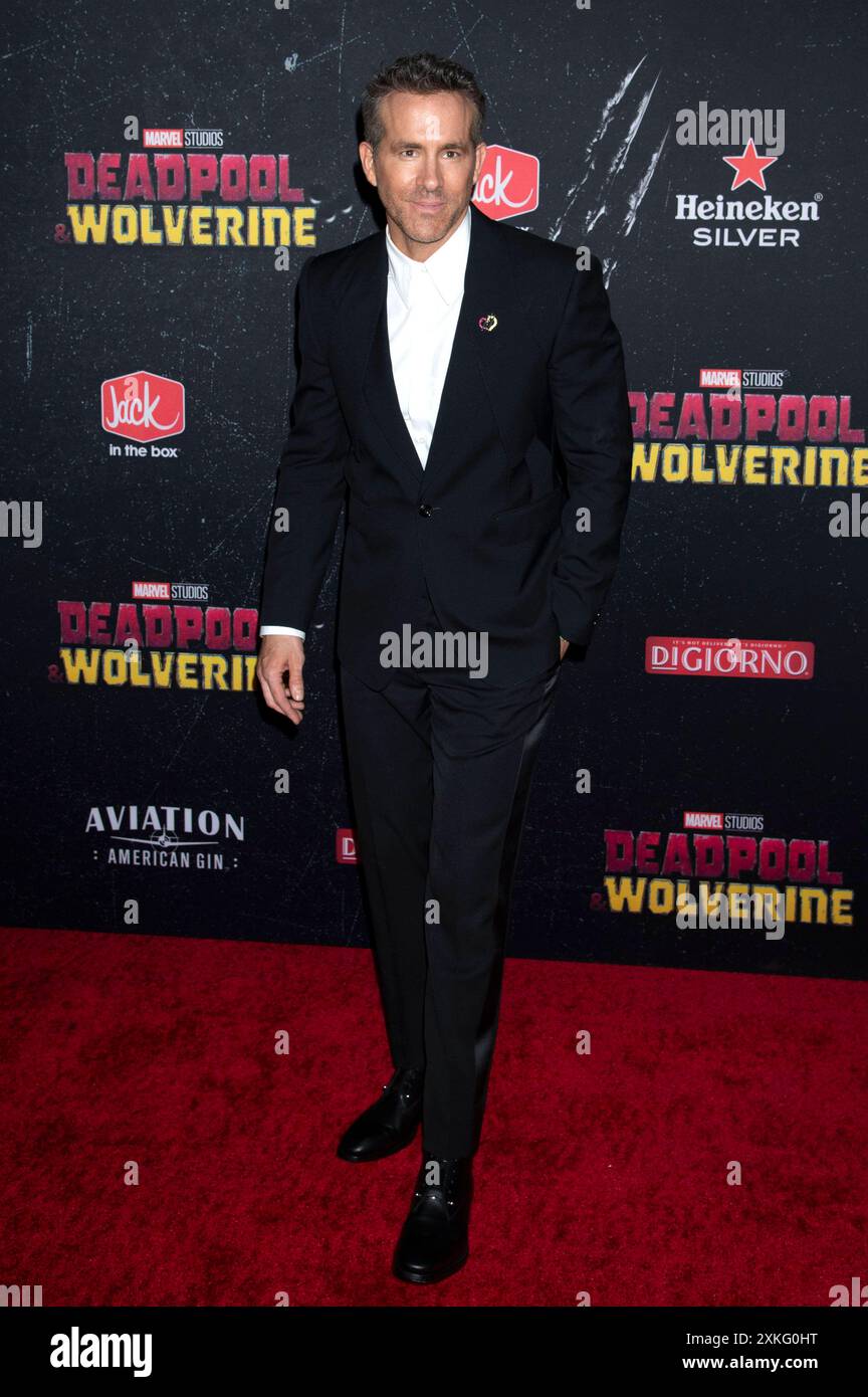 Ryan Reynolds bei der Weltpremiere des Kinofilms Deadpool & Wolverine im David H. Koch Theater. New York, 22.07.2024 *** Ryan Reynolds alla prima mondiale del film Deadpool Wolverine al David H Koch Theater di New York, 22 07 2024 foto:XB.xHinex/xFuturexImagex deadpool wolverine 4612 Foto Stock