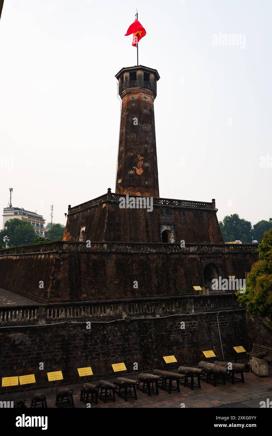 torre all'interno del Museo di storia militare del Vietnam Foto Stock