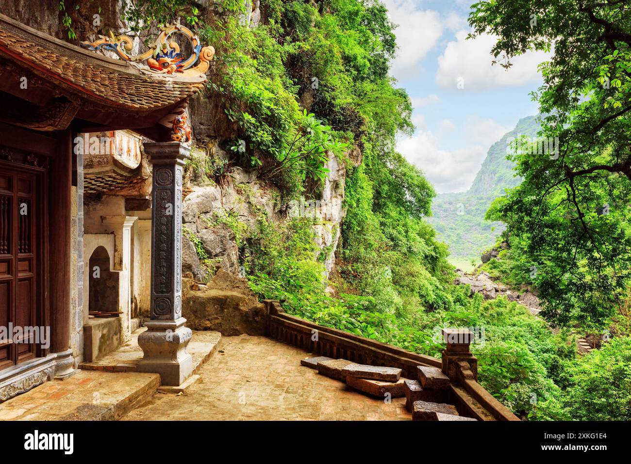 Vista panoramica dalla Pagoda Bich Dong, Ninh Binh, Vietnam Foto Stock